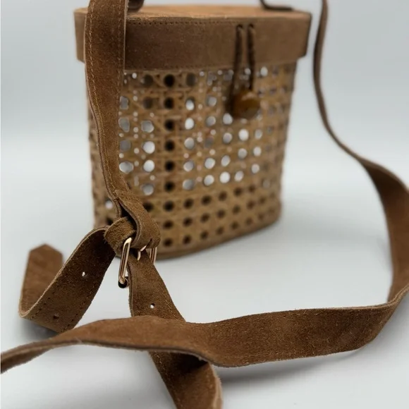 Cane Rattan And Suede Crossbody Bucket Bag - Picture 11 of 12